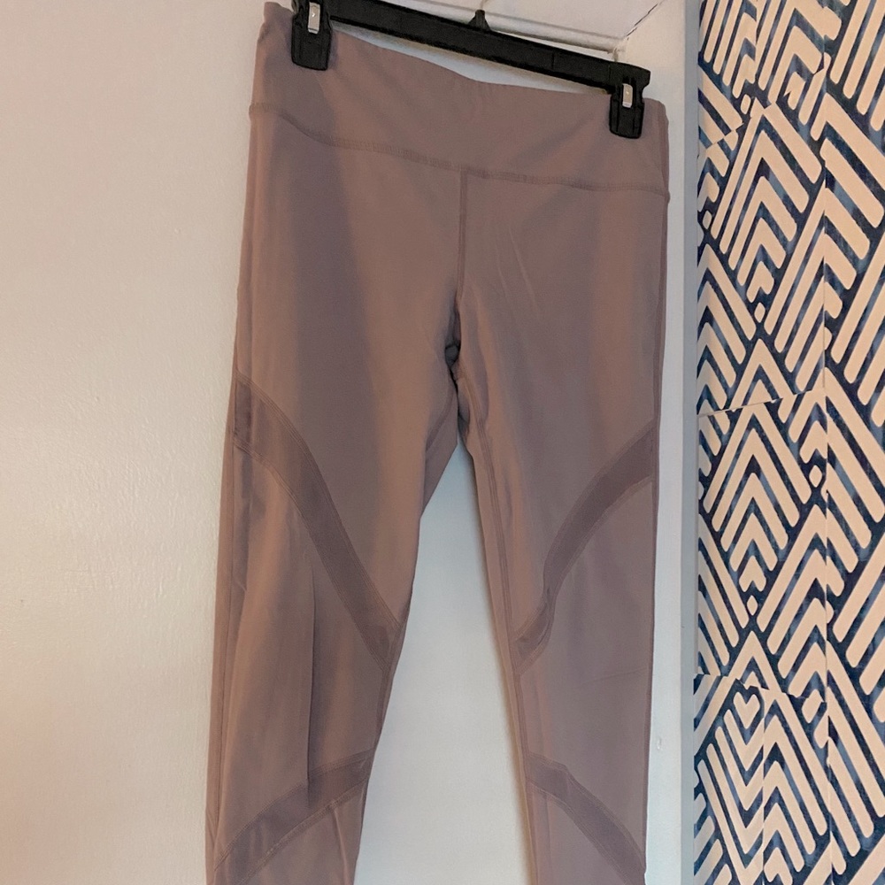 Light purple workout leggings, mesh detailing